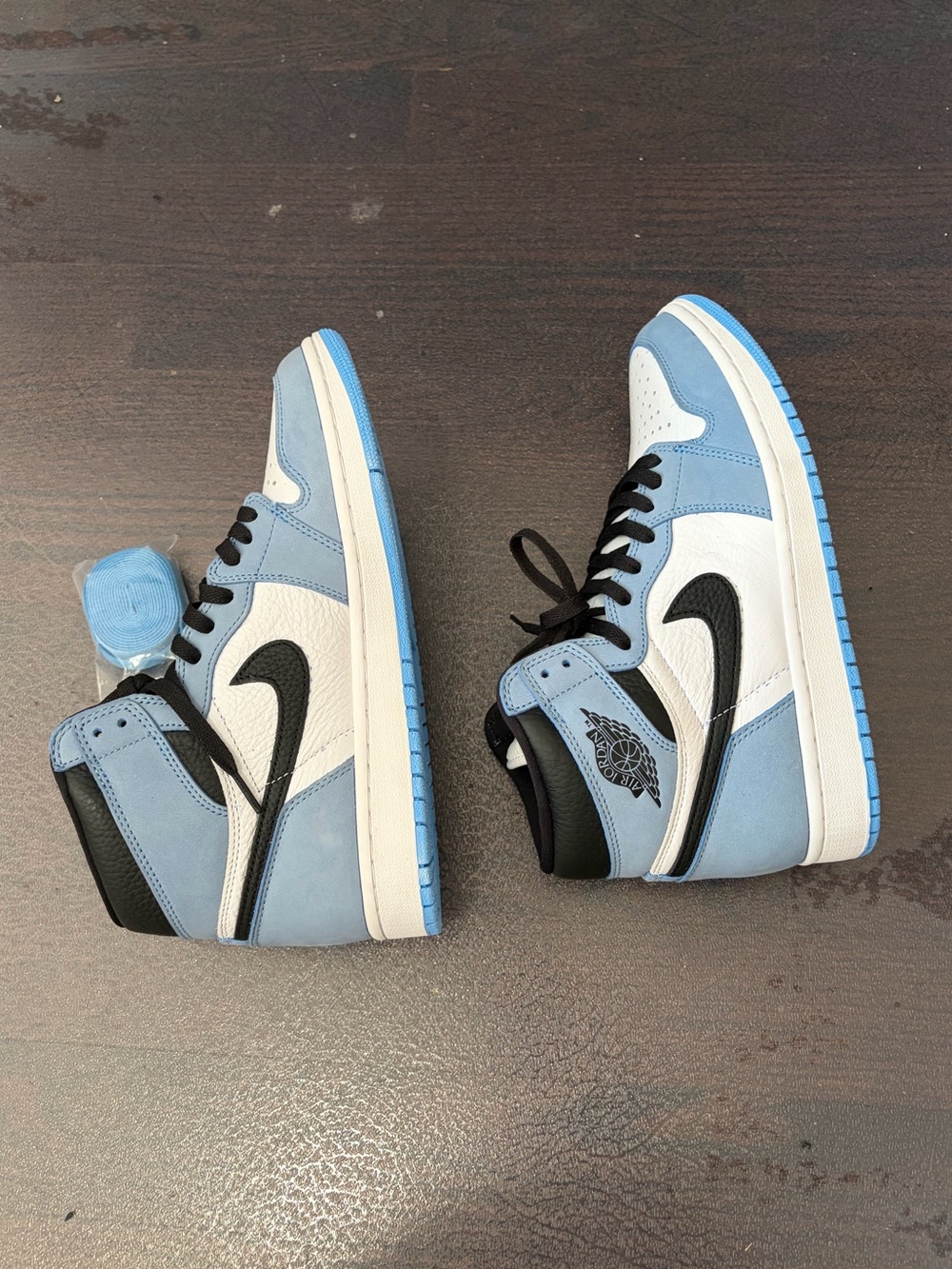 Air Jordan 1 High University Blue US9